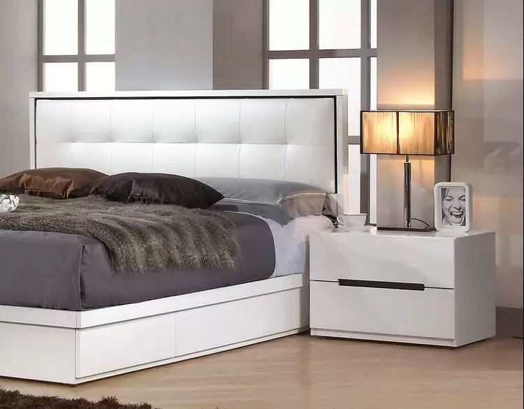 波爾卡1.9尺床頭櫃