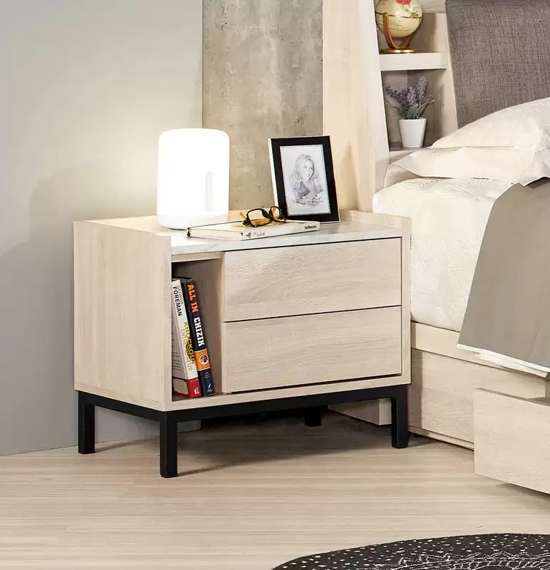 丹妮拉1.8尺床頭櫃