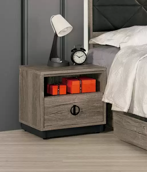 費納1.8尺床頭櫃