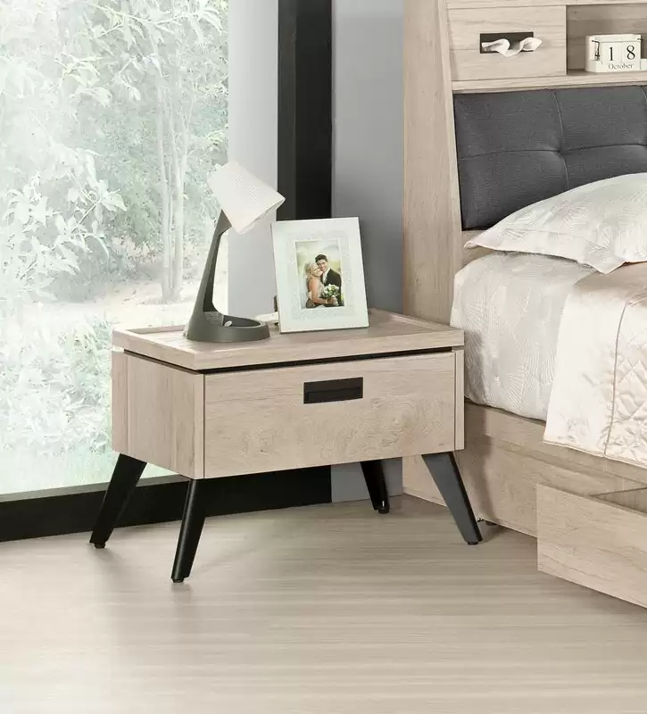 達里歐1.8尺床頭櫃