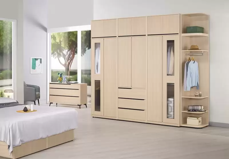 朵利斯開門衣櫥