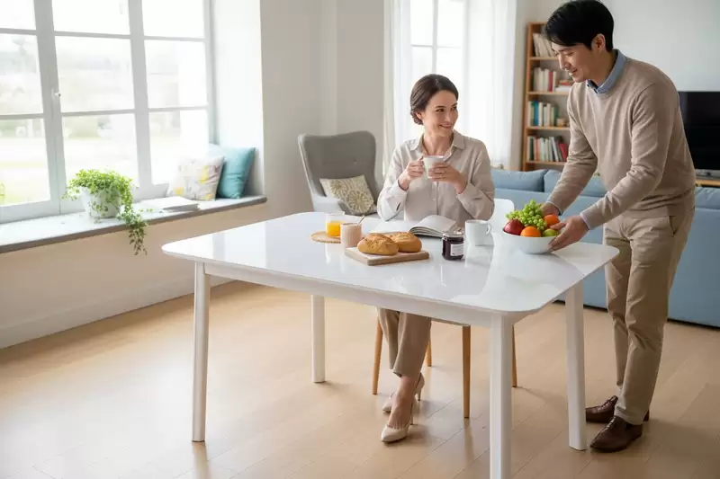 迪凡思玉晶玻餐桌