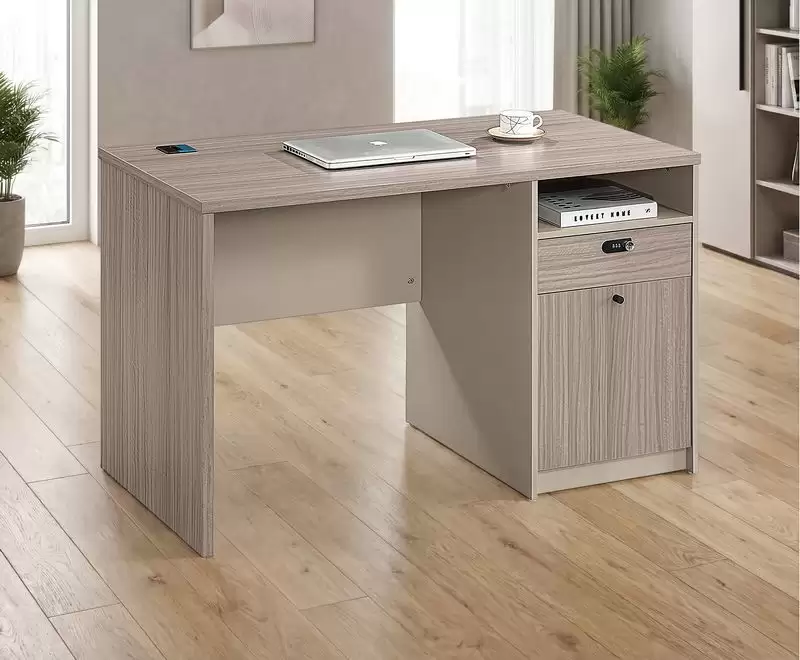 尤倫德4.7尺辦公桌